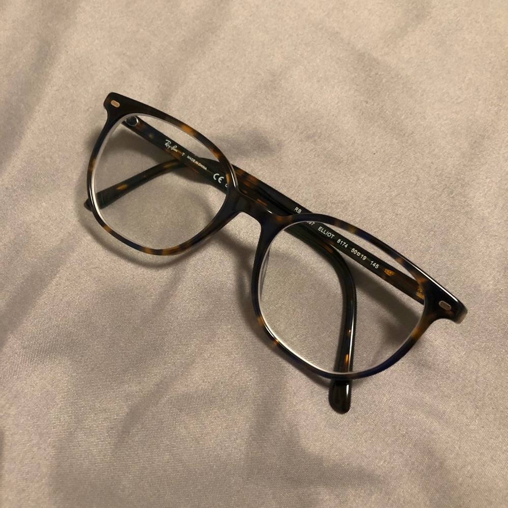 Ray Ban RB 5397 Elliot 8174 eyeglasses in tortoise color. Measures 50*19 145